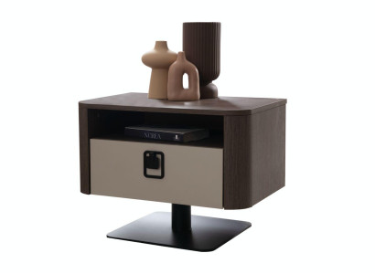 Nachttische aus Holz in Braun, eleganter Stil, zeitloses Design