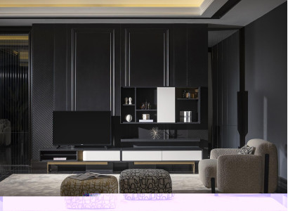 Hocker aus Holz und Textil in Beige, eleganter Design