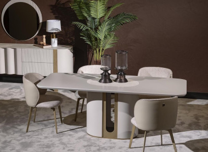Elegantes Beiges Esszimmer Set aus Holz und Textil mit stilvollem