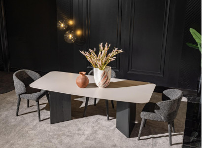 Elegantes Beiges Esszimmer Set aus Holz und Textil mit modernem Design