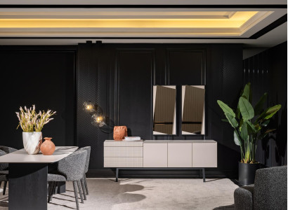 Elegantes Beiges Holz-Spiegel- und Sideboard-Set im modernen Stil