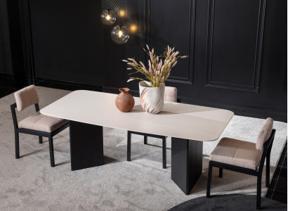 Elegantes Beiges Esszimmer Set aus Holz mit 4 Stühlen und Esstisch