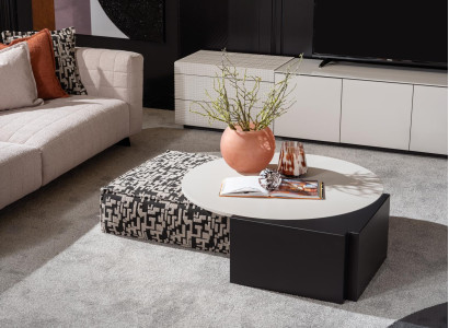 Eleganter Beigefarbener Couchtisch aus Holz im modernen Stil