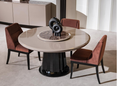Elegantes Beiges Esszimmer Set aus Holz und Textil mit modernem Design