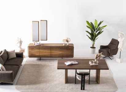 Elegantes braunes Holzsideboard mit Spiegel in warmem Braun