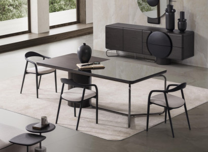 Schwarzes Esszimmer Set aus Holz mit Esstisch und Stühlen in modernem