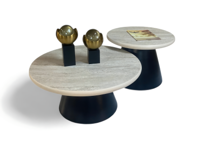 Skulpturale Beistelltische mit konischem Untergestell und eleganter Silhouette