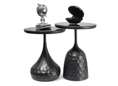 Set aus zwei Beistelltischen in Schwarz mit eleganter, strukturierter Form