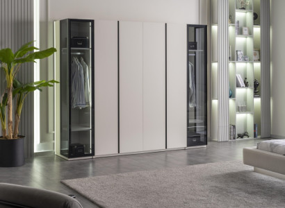 Moderner Kleiderschrank Komfort in jedem Detail der Inneneinrichtung.