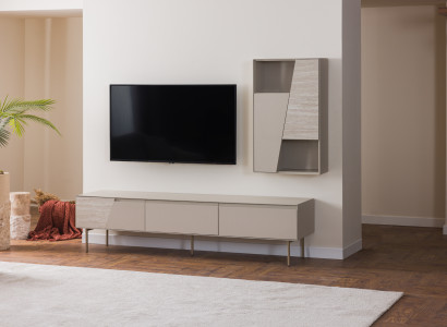 Ein schlichter TV-Schrank, der sich perfekt in ein modernes Interieur einfügt.