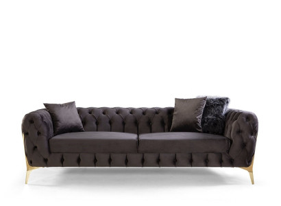 Schönheit, die sich in jedem Element des Sofas widerspiegelt