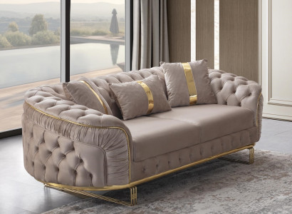 Ein modernes, bequemes Sofa schafft Harmonie im Raum.