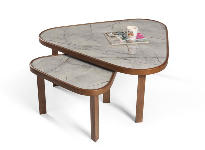 Designer-Duo Beistelltische in Dreiecksform mit sanft abgerundeten Ecken