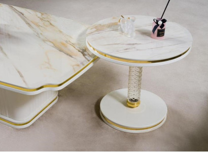 Schöner Couchtisch aus Glas – Für elegante Akzente im Wohnzimmer.