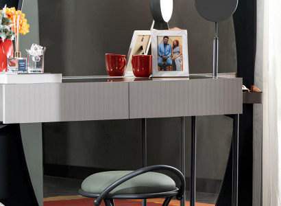 Stilvoller Weißer Schminktisch Edler Polsterhocker Schlafzimmer Set