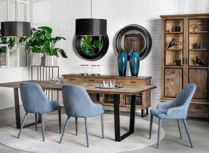 Elegantes Esszimmer Set mit Esstisch Sideboard und Vitrine aus Holz