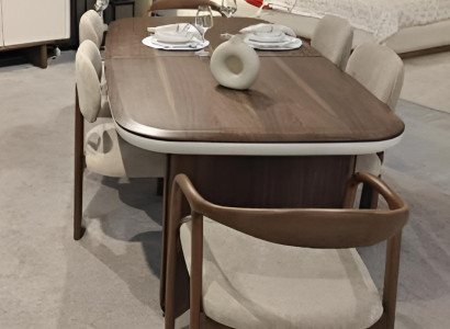 Designer Esszimmer Möbel Edler Holztisch Bequeme 6x Textilstühle