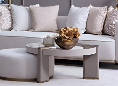 Eleganter 4-Sitzer Sofa mit Kissen im modernen Design Hochwertig Möbel