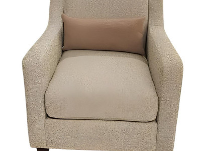 Beiger Sessel. Bequem stilvoll und perfekt zum Lesen