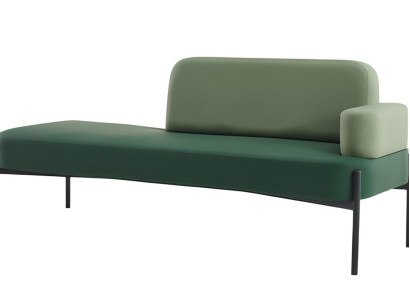 Moderne Sitzbank mit minimalistischer Rückenlehne und Armlehne