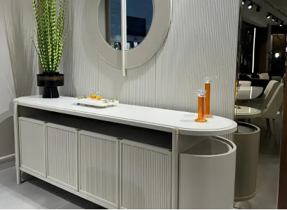 Weißes modernes Esszimmer-Set Holzkonsolen runder Spiegel Esszimmermöbel