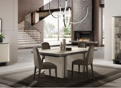 Exklusives Esszimmer Set Robuster Esstisch 4x Textilstühle Vitrine