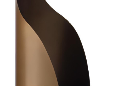 Beistelltisch mit eleganter geschwungener Form und modernem Design