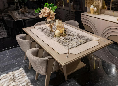 Exklusives Esszimmer-Set: Hochwertiger Tisch und 4 bequeme Stühle