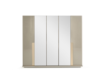 Eleganter Kleiderschrank – Perfekt für Jedes Schlafzimmer