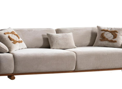 Stilvolles 3-Sitzer Sofa in zartem Beige mit eleganten Holzdetails
