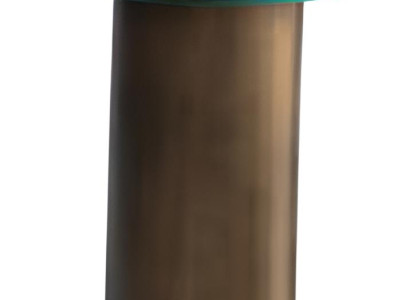 Eleganter Beistelltisch mit Glasplatte und marmoriertem Akzent