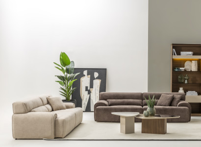 Elegantes Wohnzimmer-Set: 2x 4-Sitzer, Sessel und Tische für Ihr Zuhause