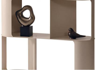 Moderner Konsolentisch mit geschwungenem Design und offenen Regalen