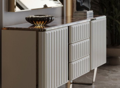 Designer Beiges Sideboard Edle Wohnzimmer Konsole Metallakzente