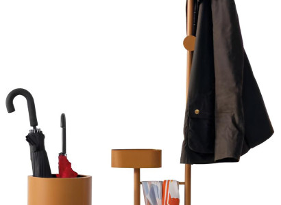 Garderobenständer mit modernen Formen und praktischem Design