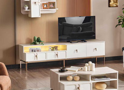 Modernes Set: TV-Lowboard, TV-Regal und Couchtisch mit goldenen Akzenten