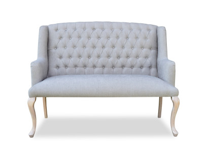 Elegante Chesterfield-Ledercouch in braun für Wohnzimmer