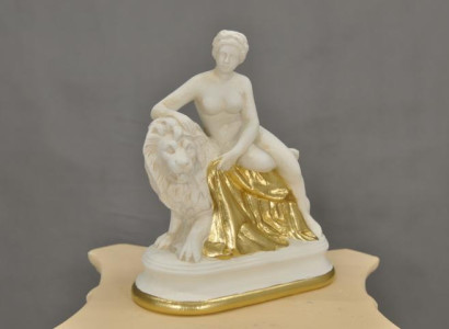 Skulptur Figur Statue Frau mit Löwen Design Antik Stil Figuren Skulpturen PG0020